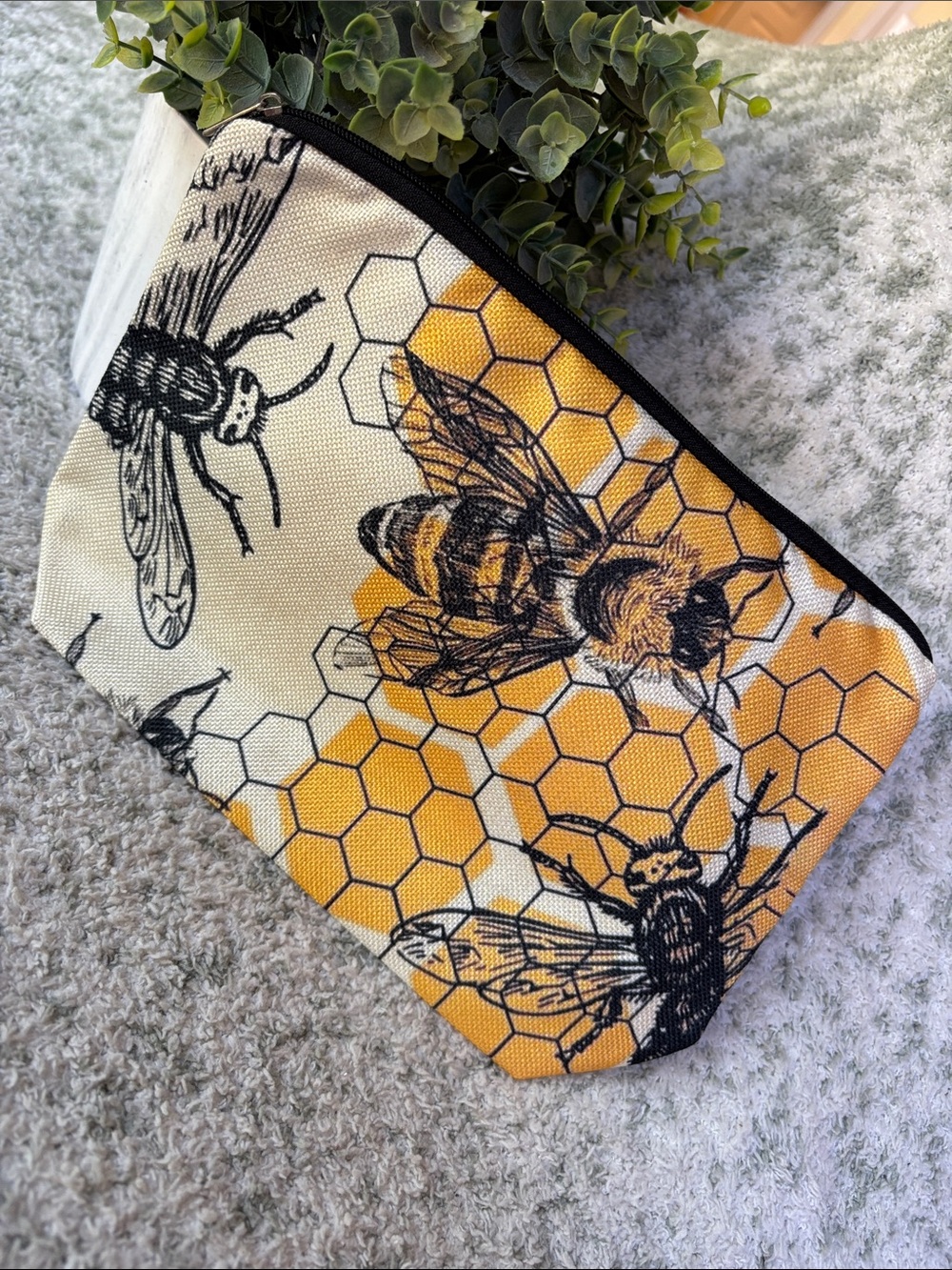 Bee Honeycomb PolyCanvas Cosmetic Bag Pouch Yellow & Black NWT 7x10x2” - Picture 12 of 13